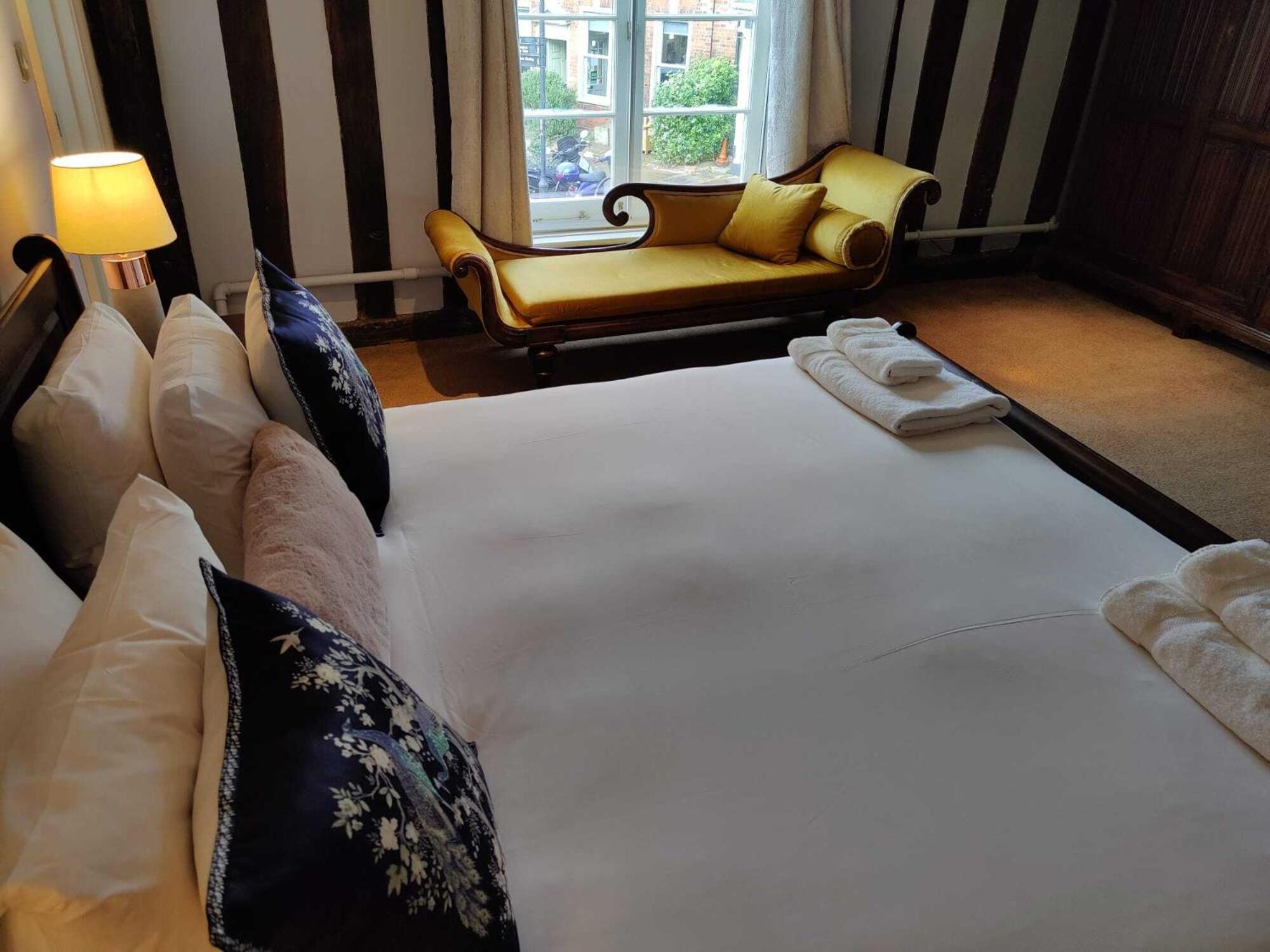 The Crown Hotel 法拉姆灵厄姆 客房 照片